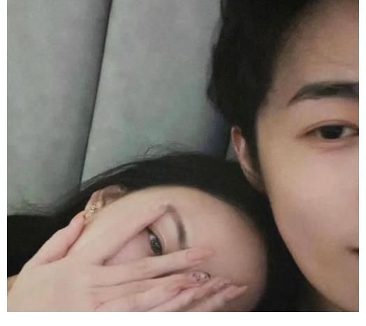 |盘点女孩子那些奇葩搞笑名场面，智商不在线系列，真会玩