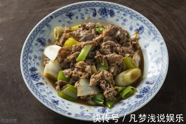 葱爆羊肉|制作葱爆羊肉,是先炒葱还是先炒肉?步骤错了,肉不鲜嫩还很膻