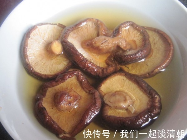 此种素馅饺子,孩子吃了,个头猛,女人吃了,脸色红润皮肤好