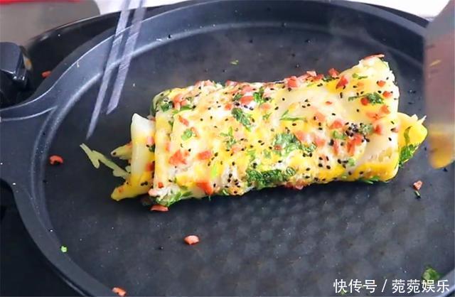 煎饼果子|早餐饼最简单的做法，不揉面不擀面，筷子搅一搅，孩子抢着吃