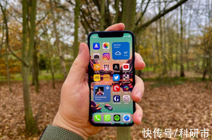 小屏|iPhone 12 mini值不值得买？用了半年多的机主把优缺点都说明白了