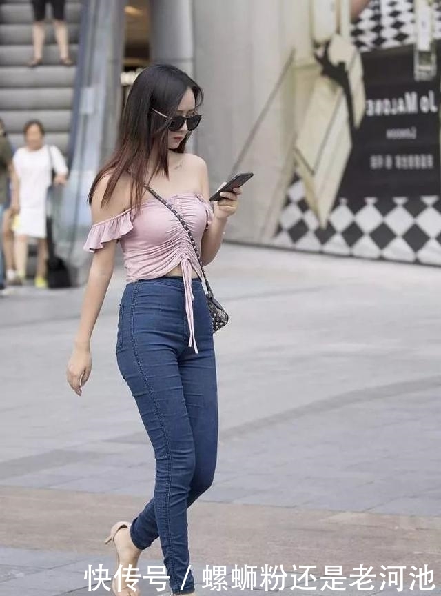 街拍:优雅大方个性独特的都市女郎,绽放出成熟女性的美