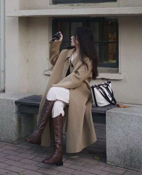 小蛮腰 真正洋气的女人,冬天穿大衣都喜欢这样搭配,精致优雅又有气场