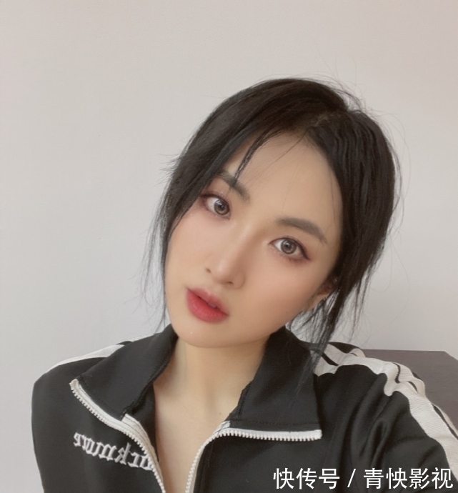 路透照|姚安娜周也合体上热搜，网友的反应很意外，炒CP果然屡试不爽