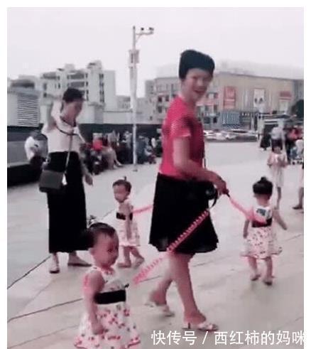 三胞胎|3胞胎孙女带奶奶逛街,画面让人笑喷,网友:赢得超高回头率!