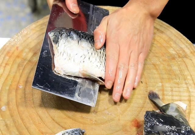 解馋|解馋必备，大厨分享干煸辣子鱼，不仅香辣够味，连鱼骨都是焦香的