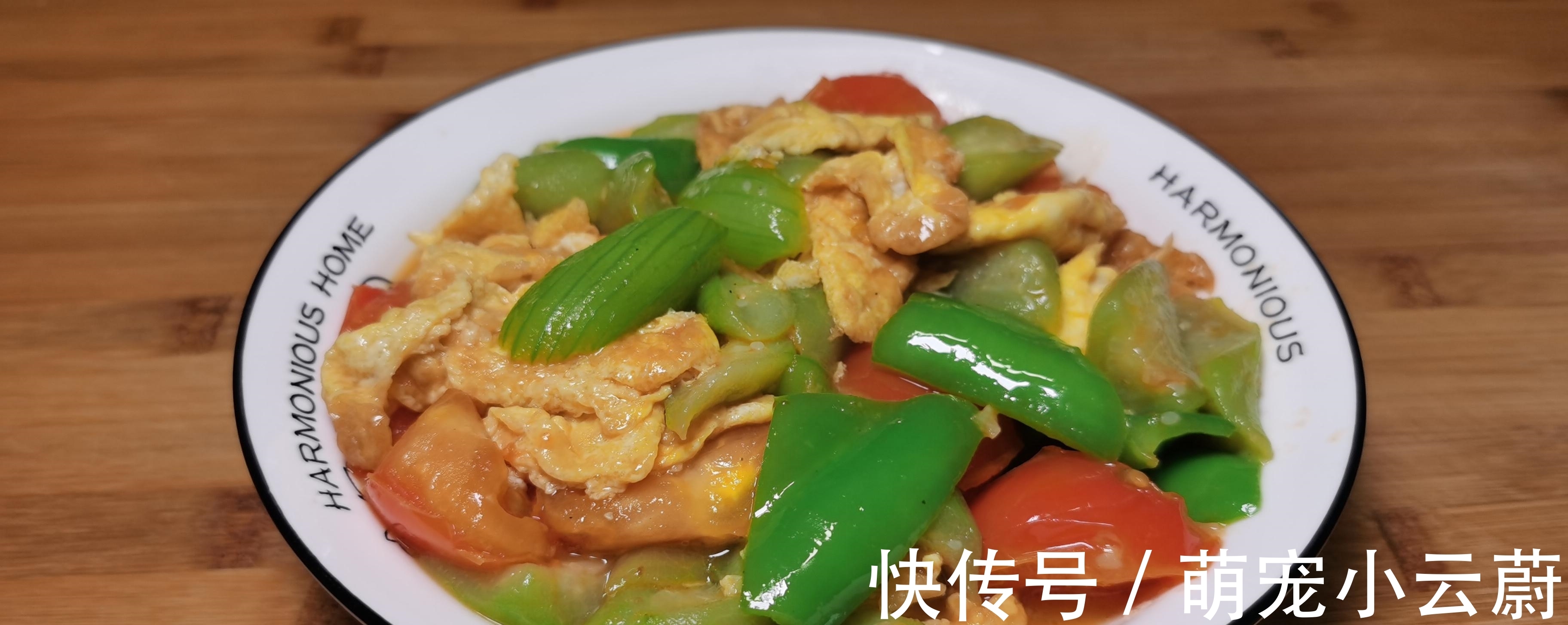 丝瓜炒蛋|立秋后,这菜要多吃,补水又美白,价格还便宜,每次做都能吃光