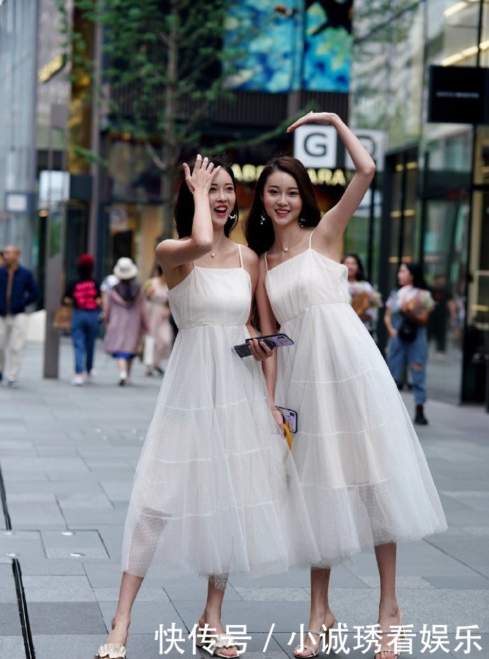 设计|非常出众的一对姐妹花,走在街头真心是太受人关注了