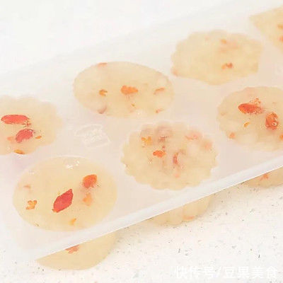 桂花蜜|冬日滋补,你需要这道雪梨银耳糕