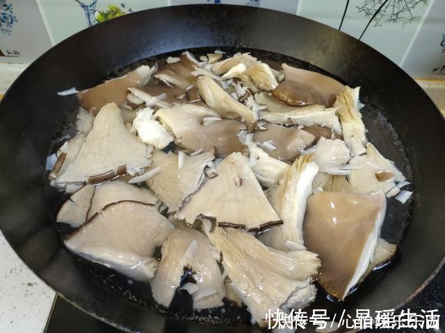 平菇|饭馆里“最脏”的一道菜，厨师下馆子从不点，很多人却都爱吃