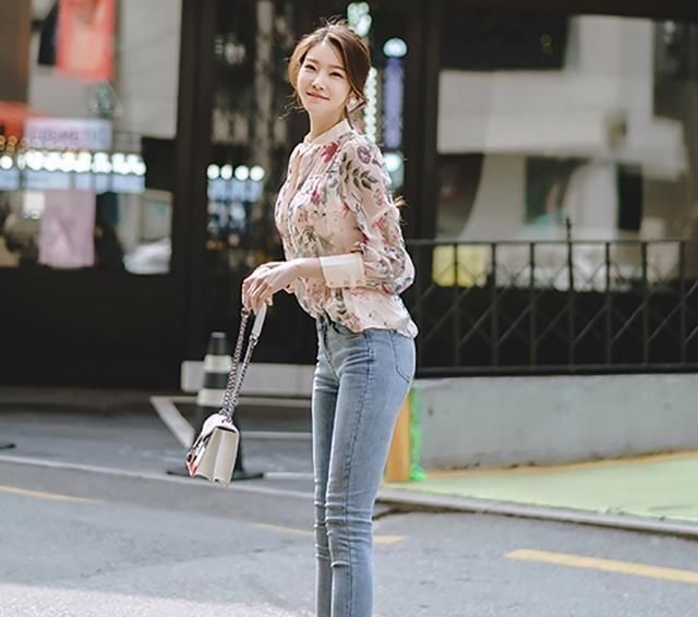 穿出时尚美感的打底裤更加舒适大方,是每个季节都好搭配的单品