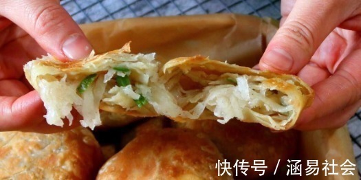 花椒粒|一碗面粉，2个萝卜，教你做好吃的萝卜丝饼，爱吃萝卜的快收藏