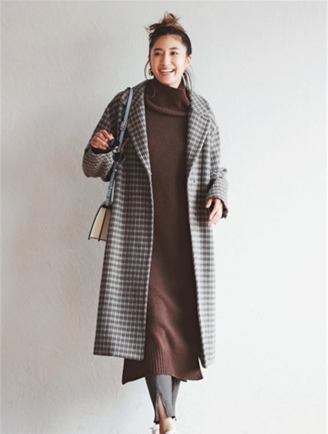 烟熏 秋冬第一件大衣,有棕色、米色、藏青色,还有漂亮的烟熏色!