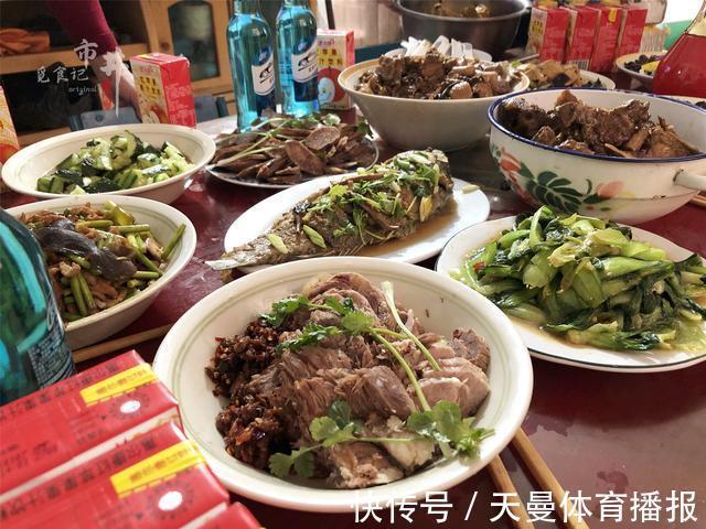 财神|大年初二回娘家拜年，十道菜多年未变，夫人说贵客来了才能吃上