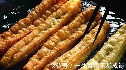 油条|炸油条，用酵母是“大错”1斤面加9克它，膨松酥脆，个个空心