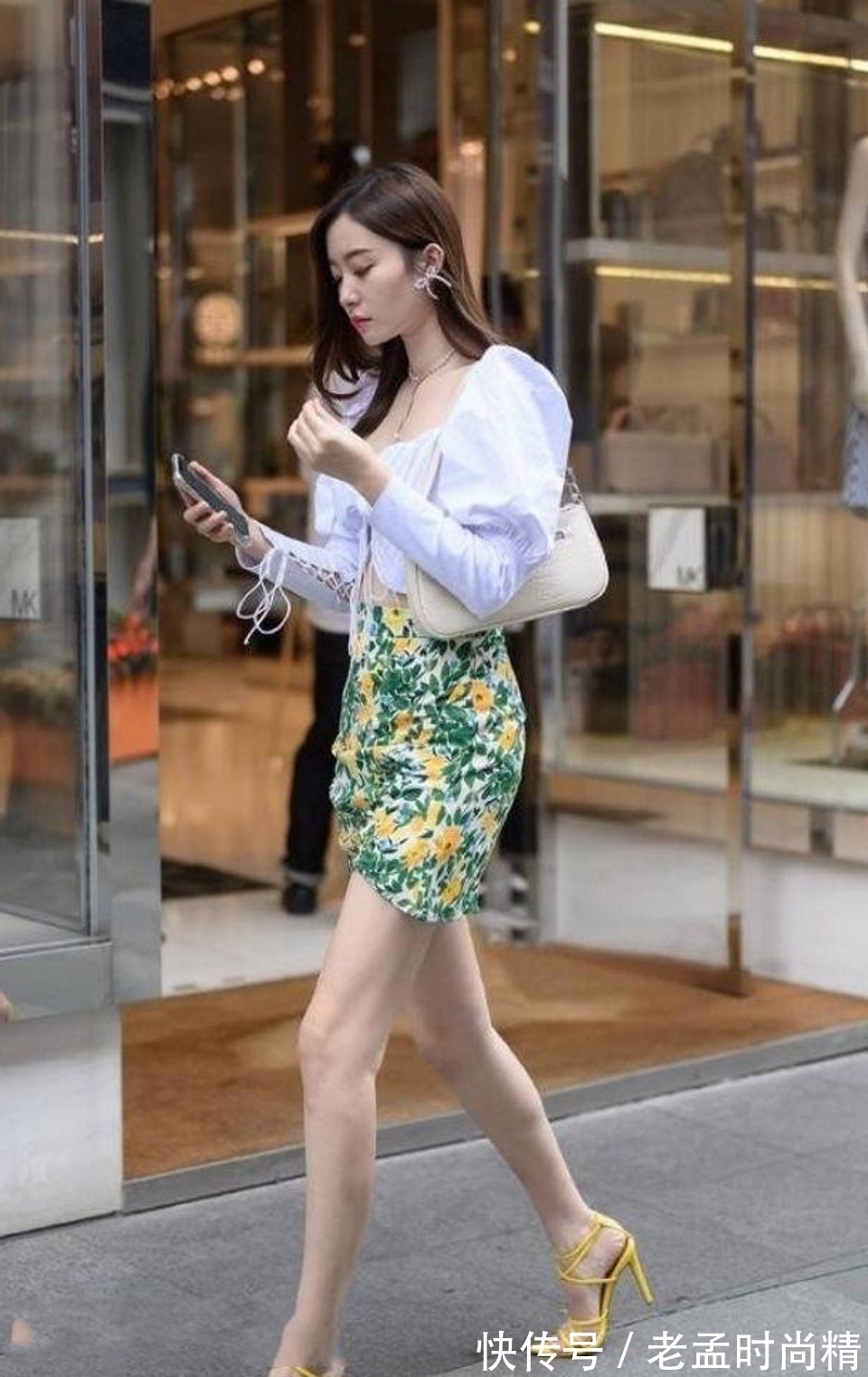 搭配 路人街拍,搭配连体牛仔短裤,俏皮可爱又时髦