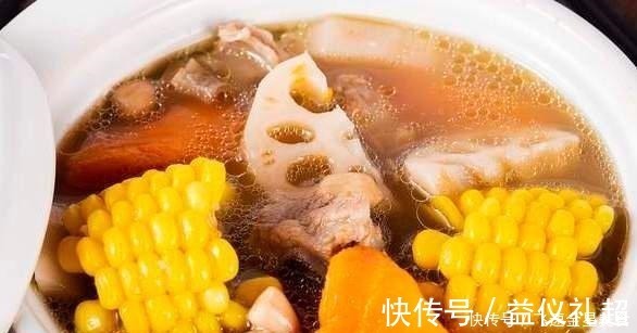 肋排|炖莲藕汤时，为啥炖不烂还发黑大厨给你支两招，莲藕鲜香又软烂