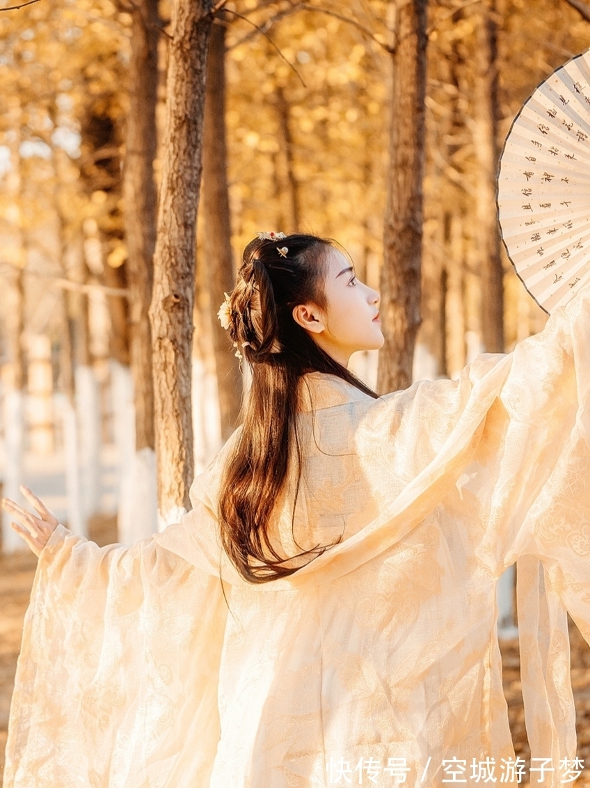 眉弯!原创对联·十五副丨为待君来留虚席,且留情事落眉弯