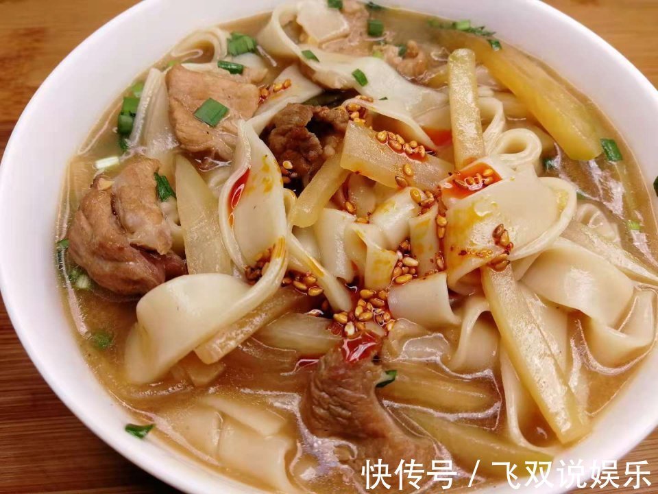 面条要那样做,怎样吃都不腻,做法介绍详细,一次一大碗不够吃