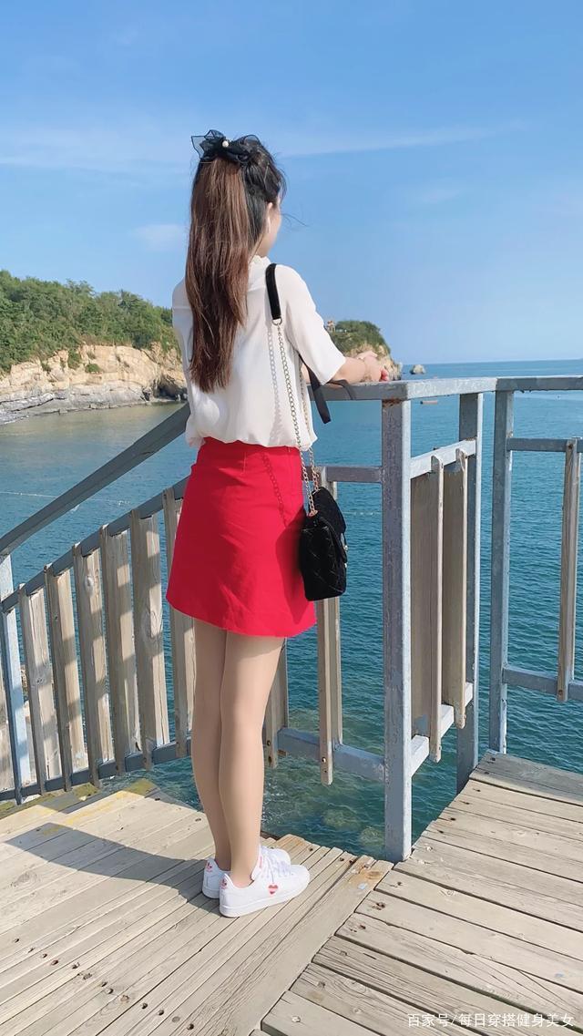 小姐姐|时尚穿搭裙装小姐姐的魅力