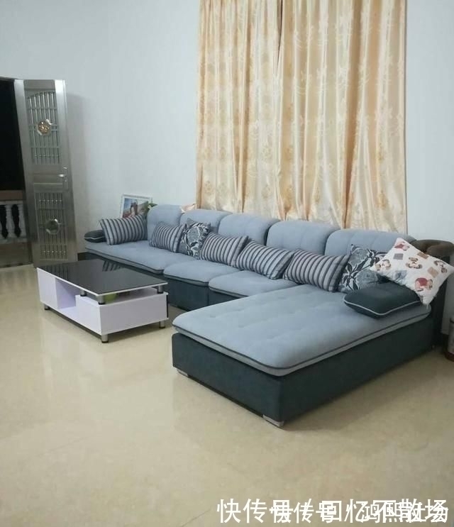 气派|小伙斥资50万在农村盖四层别墅,超大庭院,大门太气派了