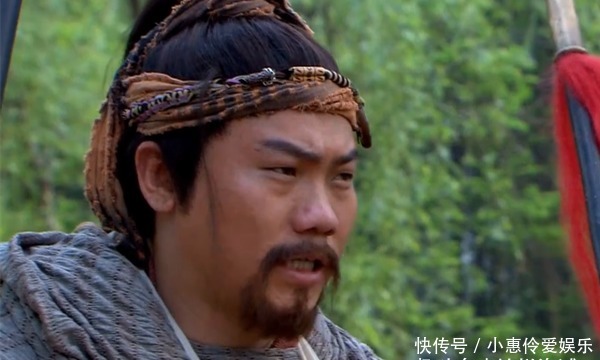 此人手持霜刃雌雄剑,战平双鞭呼延灼,生擒美髯公朱仝