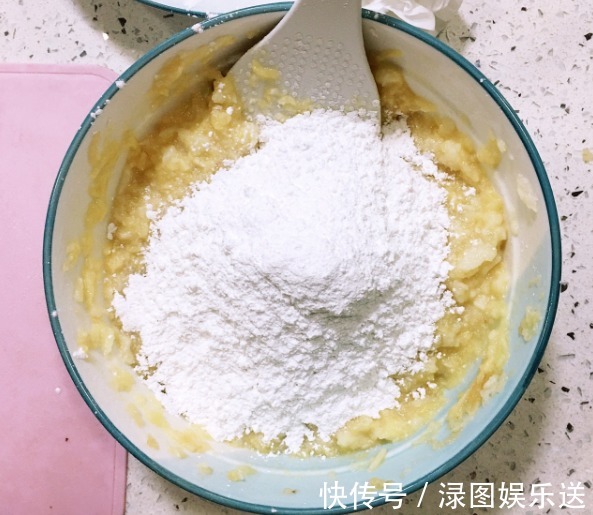 铁棍山药|山药加入苹果，做好吃的小饼，一口一个，比蛋糕健康多了