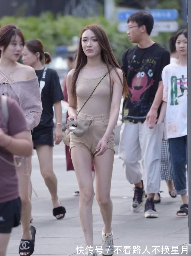 卡其色 一身卡其色穿搭,时尚减龄,满满的高级感