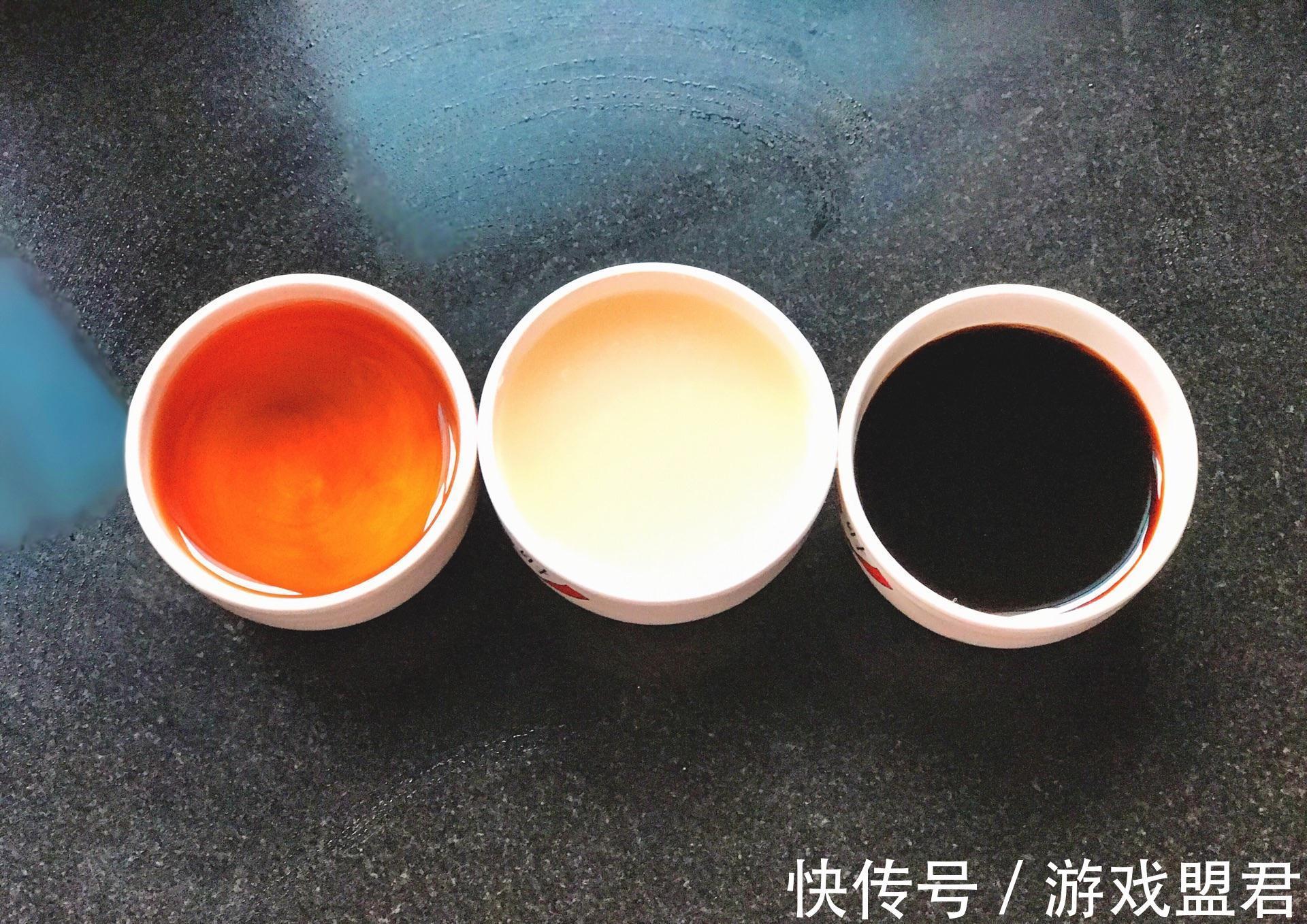 适合天冷吃的一道家常菜,配料方法简单,开锅浓香四溢