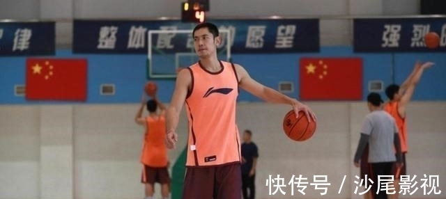 上海青年队|中国男篮好消息!张庆鹏正式出山,担任教练让人期待