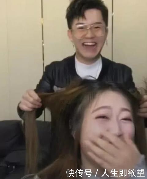 尖脸小姐姐去理发,发型师撩开头发的一瞬间,网友理发店在哪