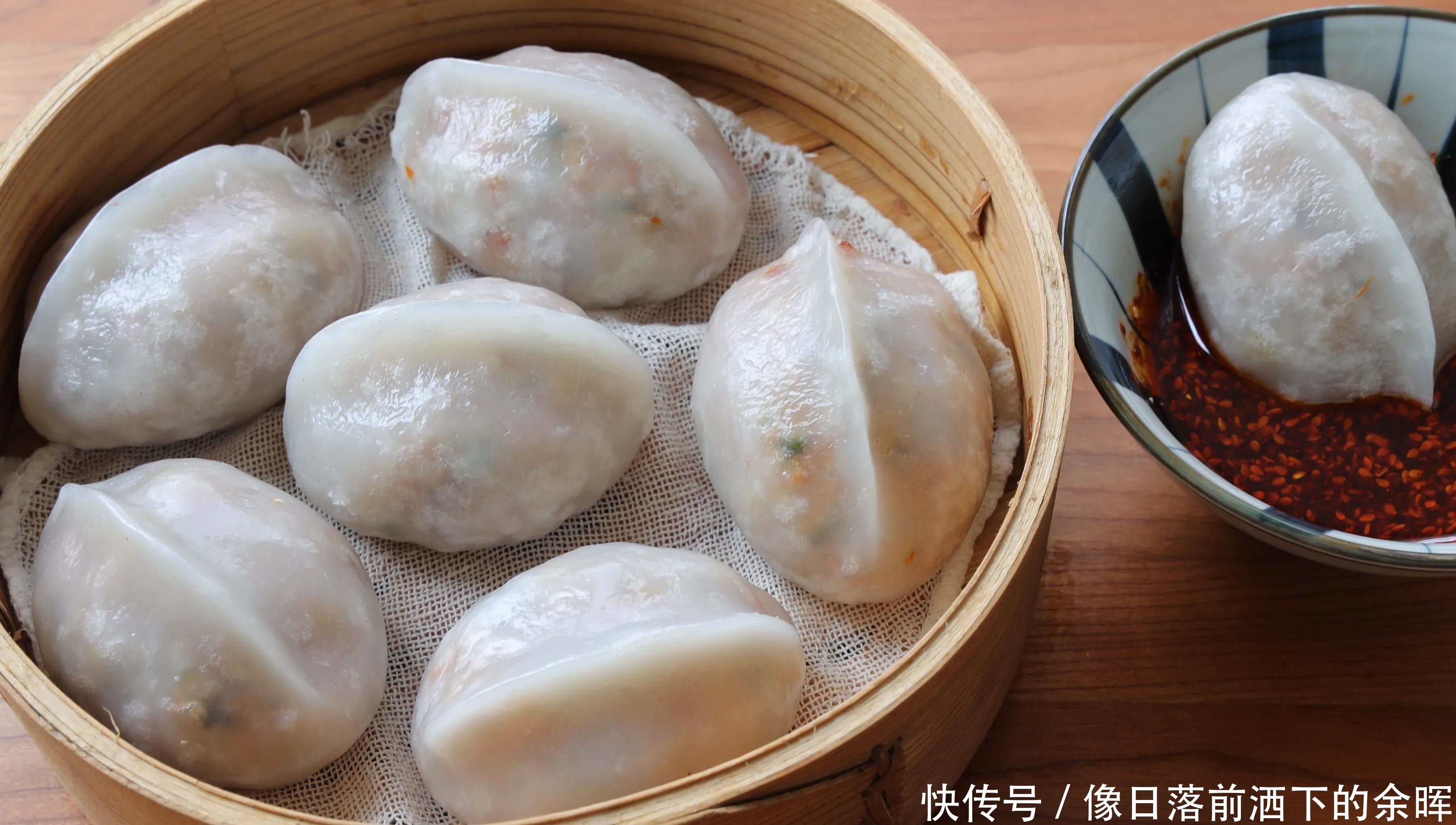 比包子馒头还好吃，外皮有嚼劲，馅料满满，一次吃3个都不过瘾！