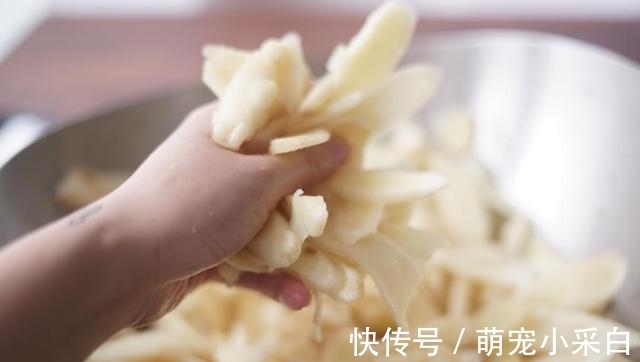 糖醋|入秋后,遇到此物我必买20斤,每天早上坚持吃两片,胜过喝参汤