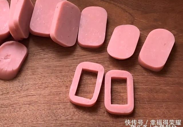 剩米饭别炒着吃了,简单做法方便有食欲,早餐孩子吃上瘾