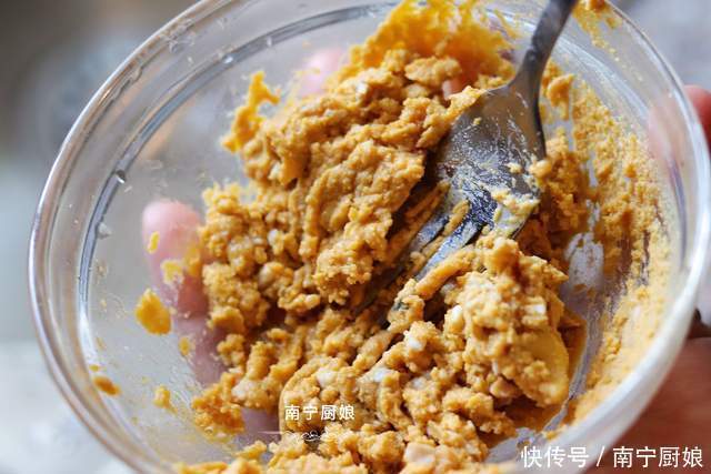教你没吃过的虾仁新做法,一周吃7次都不腻,一次做一大盘不够吃