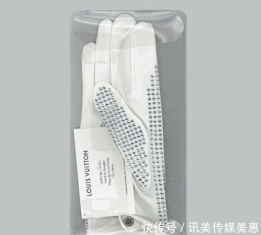 看看秀场邀请函，假装每天都在挑高定