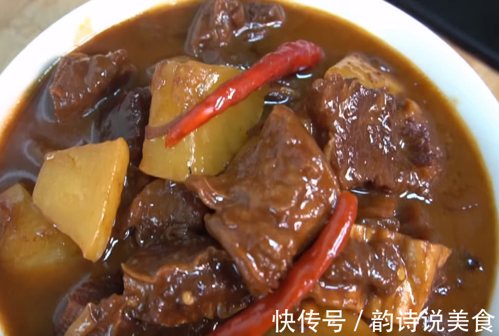 厨师是怎么把牛肉炖烂的，在锅里放“它”，半个小时牛肉就软了