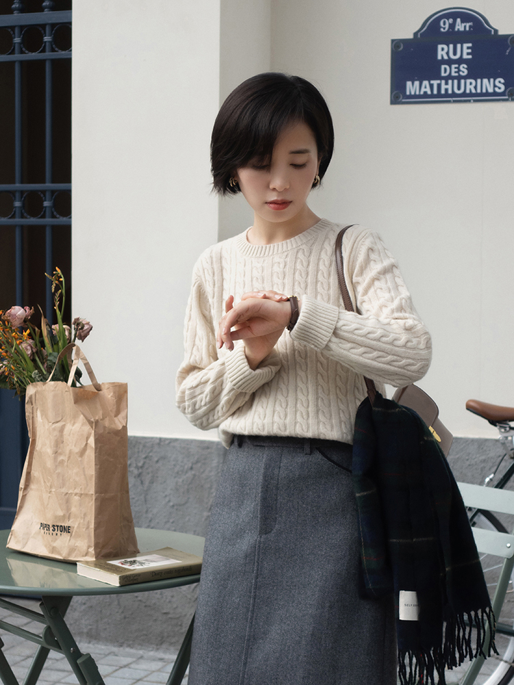 墨绿色 冬季怎么穿半身裙才好看,结合上毛衣保暖舒适,高级优雅又减龄