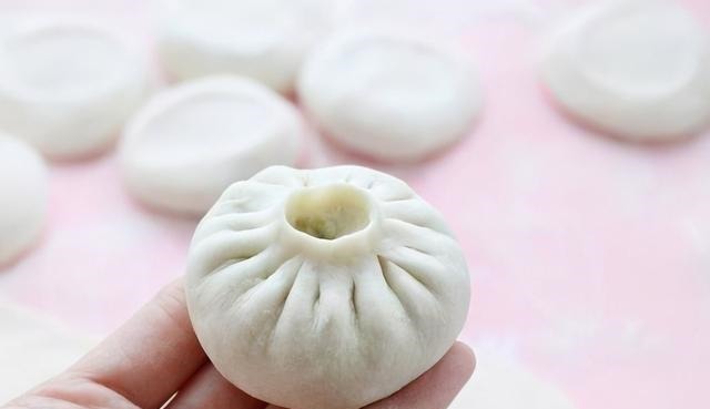 蒸馒头或者蒸包子，牢记2个小窍门，蒸好柔软饱满，比买的还香？