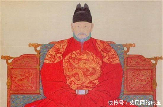 朱元璋|大臣被朱元璋封为公爵，死后身穿龙袍，但一直说自己是个农民