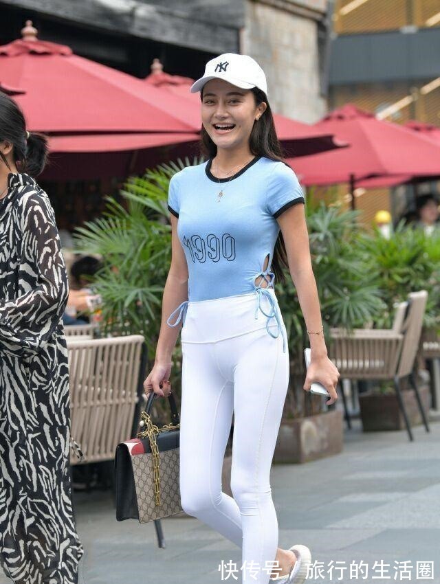 瑜伽裤 优雅时尚的瑜伽裤装扮提升气场,风范迷人呈现成熟之美,也是拼了!