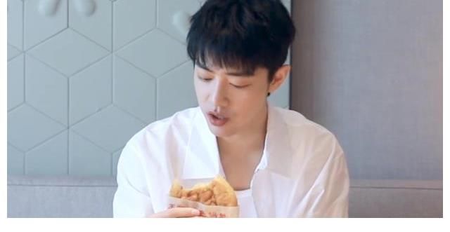 工作室|肖戰(zhàn)工作室新物料，最治愈肖戰(zhàn)的東西，因為敬業(yè)也許久沒碰了