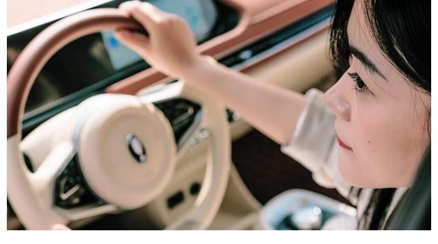 歐拉好貓：“她”的力量，值得被看到