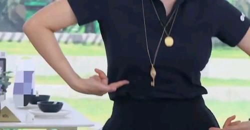 黃曉明|《中餐廳》眾人正在吃飯，寧靜突然問黃曉明：能爆一下你的料嗎？