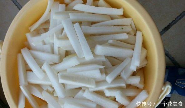 下饭|萝卜不仅可以用来做炖汤,奶奶教我这样做,清脆爽口,超级下饭