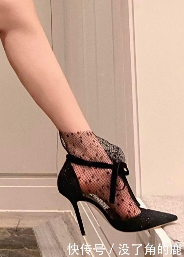 高跟鞋就是要好看！搭配网纱这两款，气质太突出