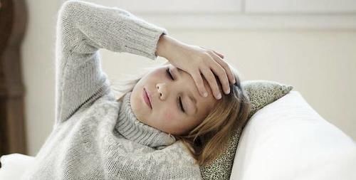 高跟鞋|经常散步的人留个神,走路时若出现5种现象,可能越走离健康越远