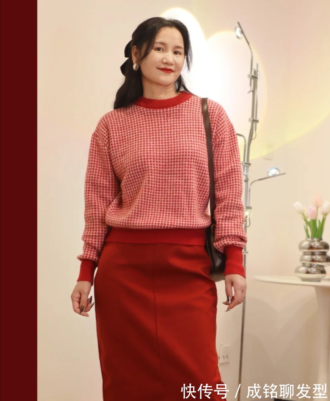 包臀裙 50岁的妈妈别总穿宽松款,修身包臀裙百搭又显身材,优雅还有韵味