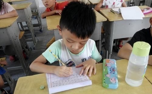 男孩子|孩子有这3特征,不是“长不高”,而是“发育晚”,家长莫担心