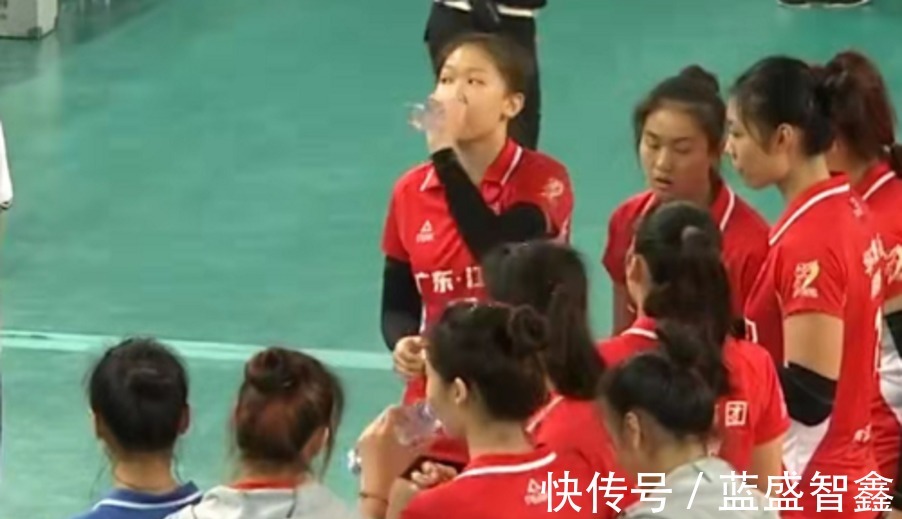 广东队|爆大冷！河南女排3比1战胜广东队，两员大将合砍53分，为球队建功！